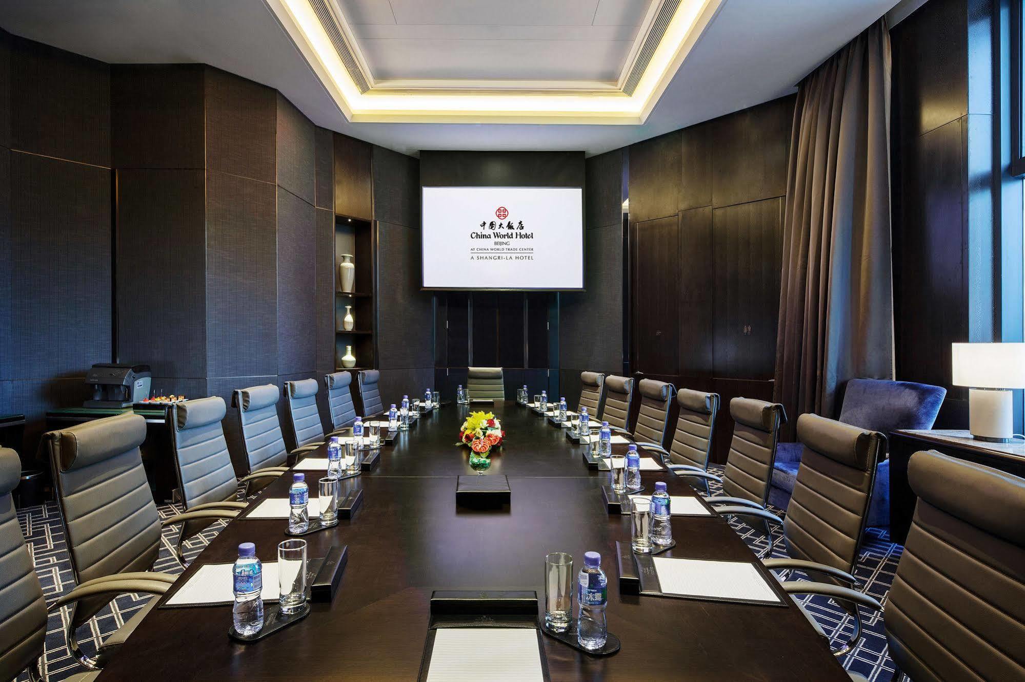 China World Hotel, Hotel 5*