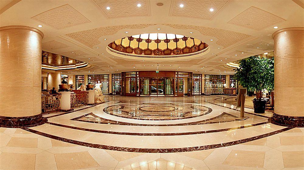 China World Hotel, Hotel