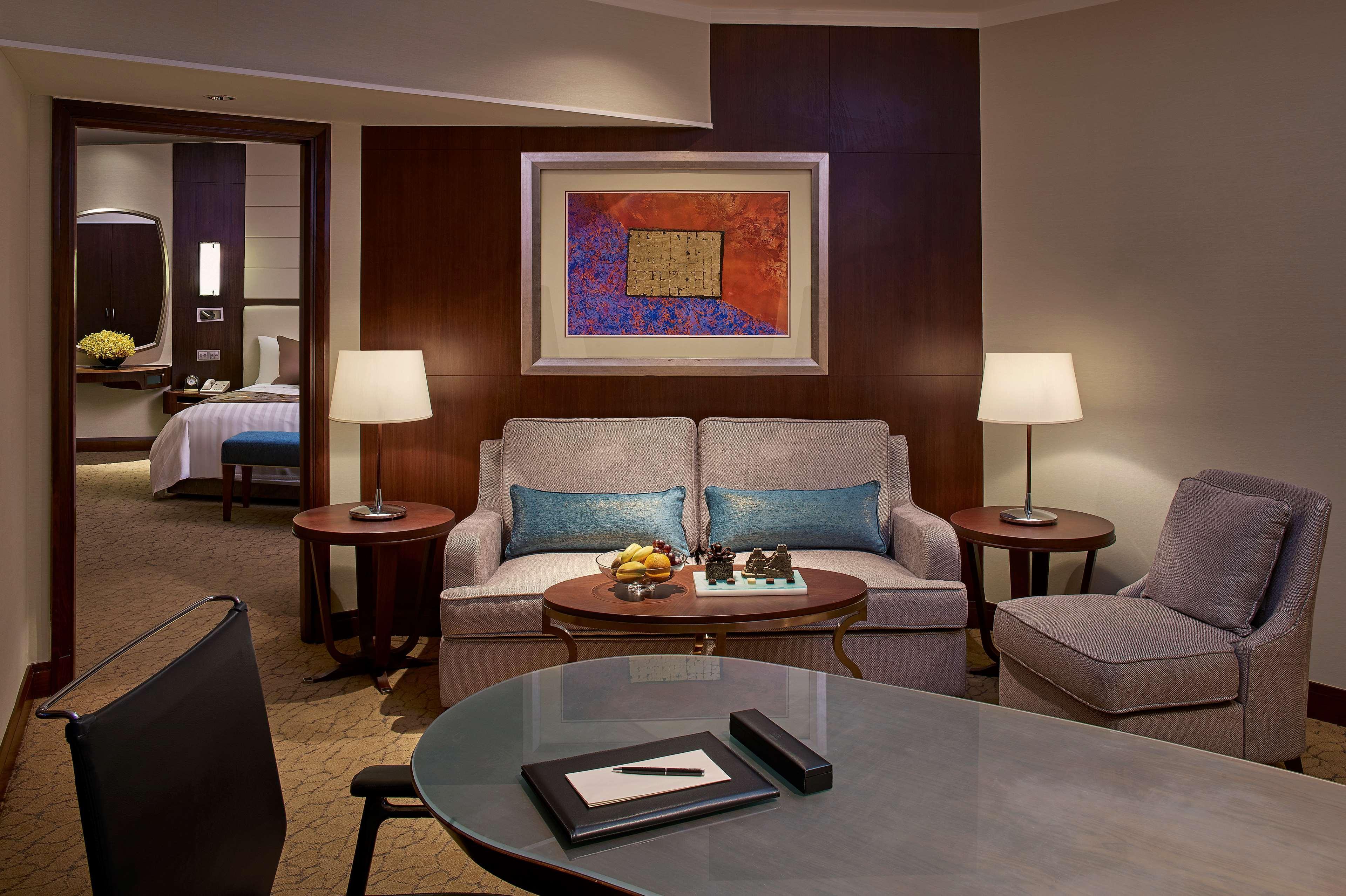 China World Hotel, Hotel 5*