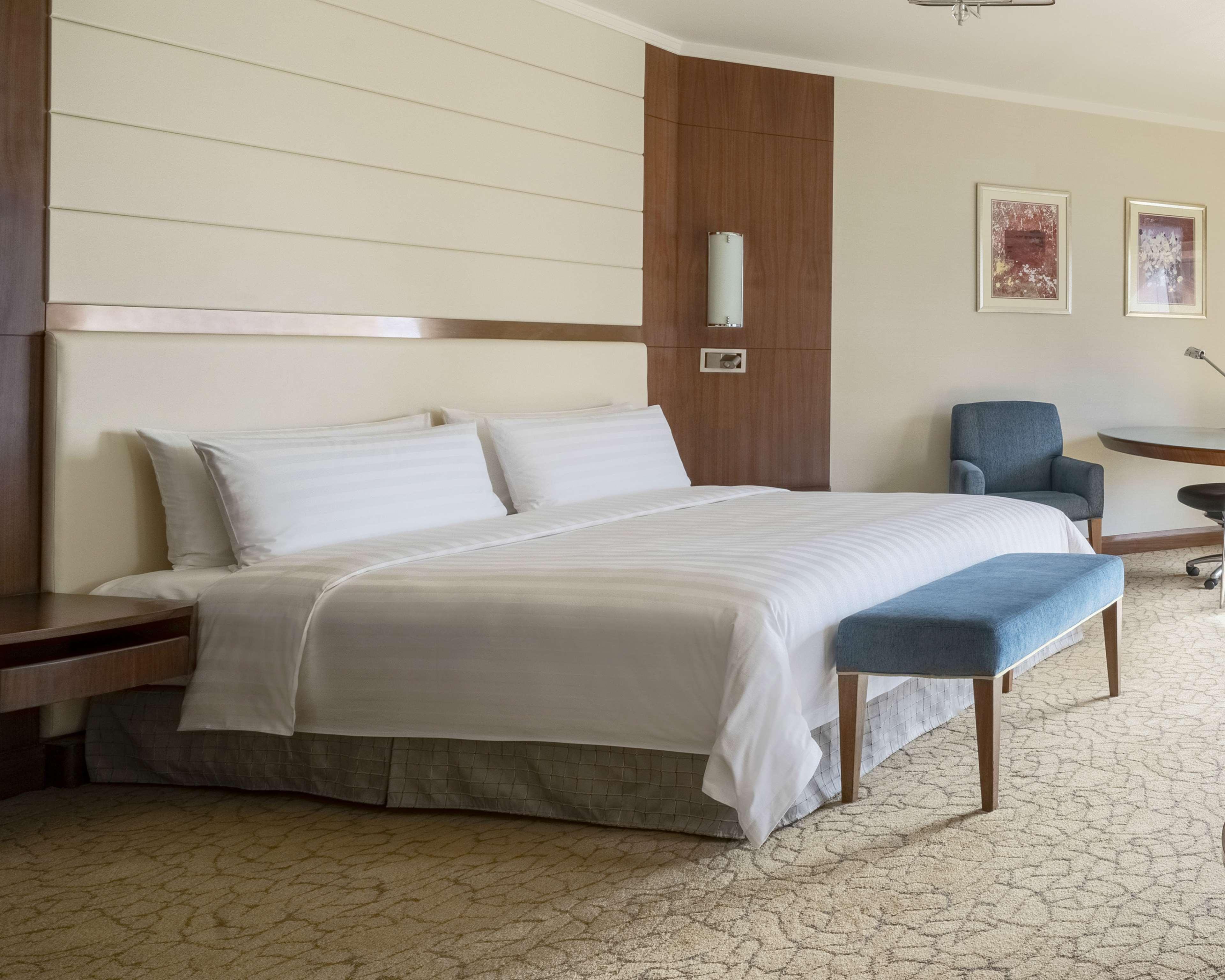 China World Hotel, Hotel 5*