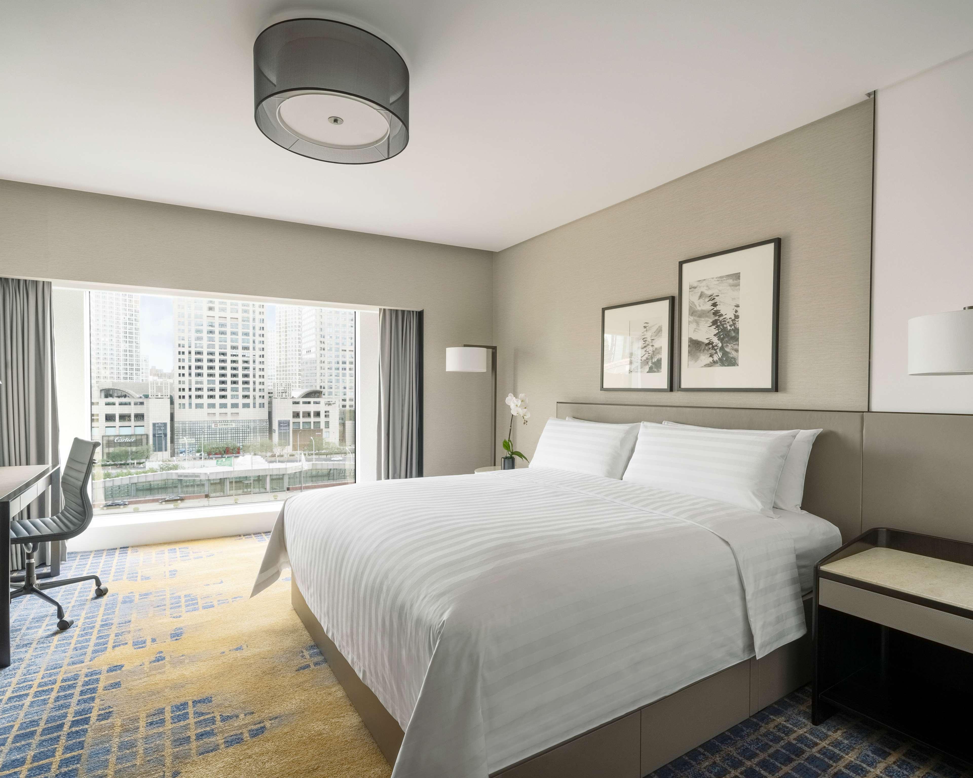 China World Hotel, Hotel 5*