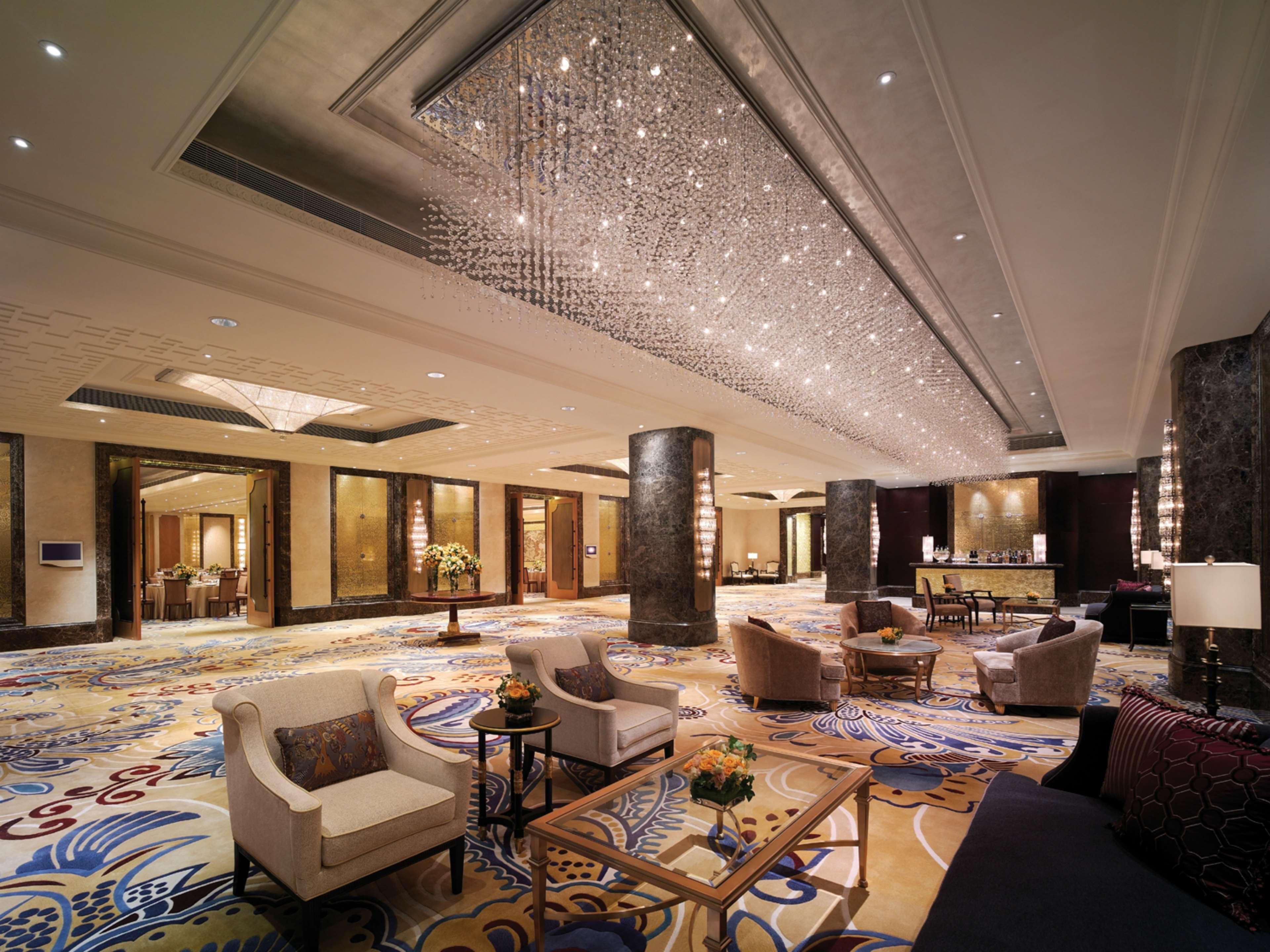 China World Hotel, 5*